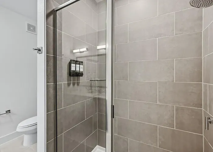 Apartment 336 Chic 2b2b Near Stockyards, Style Pool & Gym, Golf Simulator, 7m To Dickies Stadium, 15m To At&t Stadium *