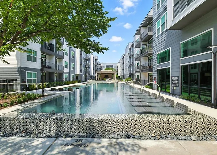 336 Chic 2b2b Near Stockyards, Style Pool & Gym, Golf Simulator, 7m To Dickies Stadium, 15m To At&t Stadium Fort Worth